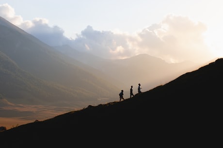 刘昊然 和我一起去爬平顶山吗(刘昊然和我一起去爬平顶山吗？)